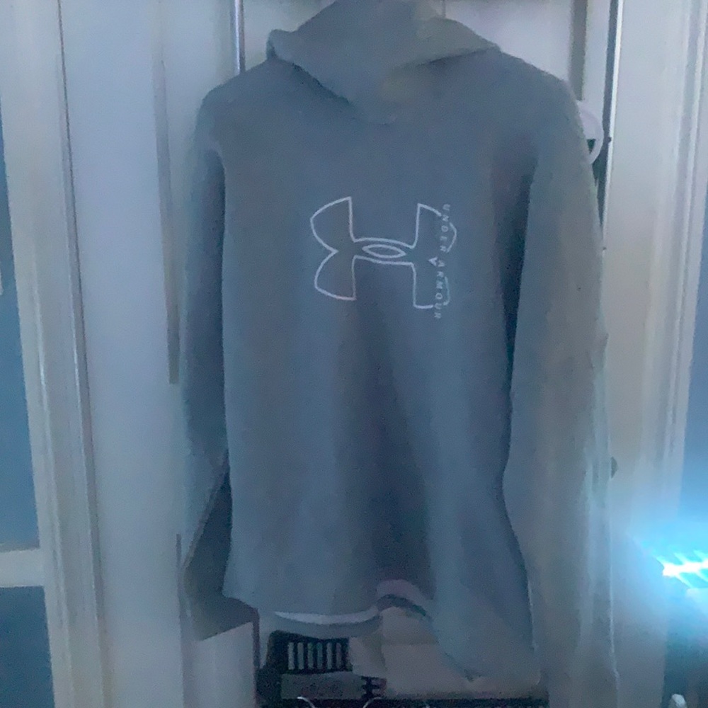 Gray under armor sweatshirt